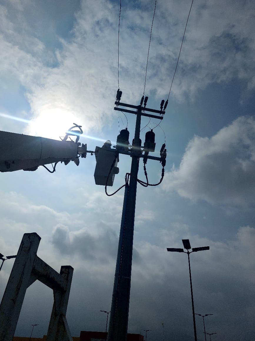 Entrega de proyecto eléctrico concluido con documentación técnica